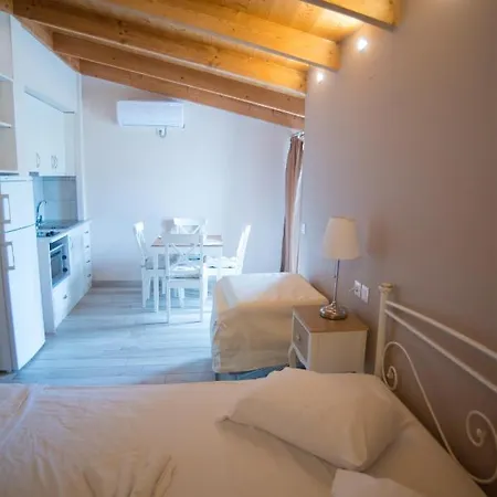 Artemis Aparthotel 3*