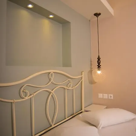 Artemis Aparthotel *