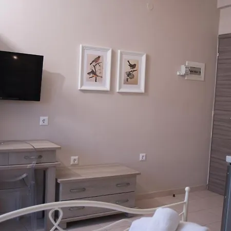 Artemis Aparthotel 3*