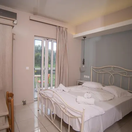 Artemis Aparthotel