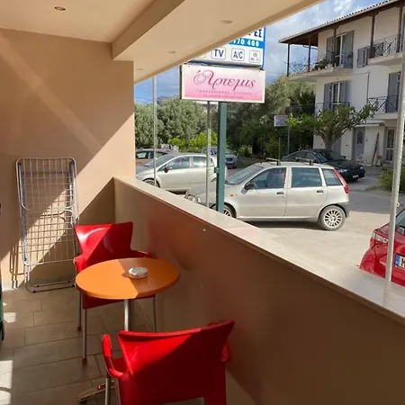 Artemis Aparthotel *