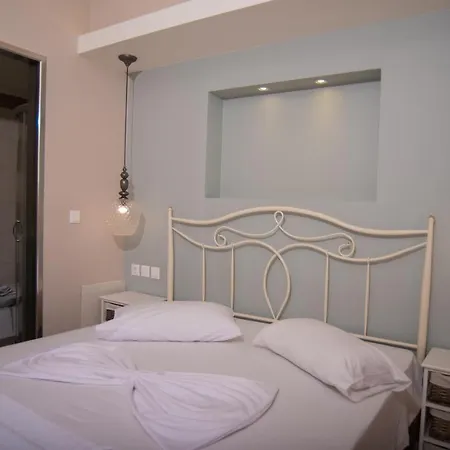 Artemis Lefkada City