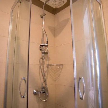 Artemis מלון דירות 3*